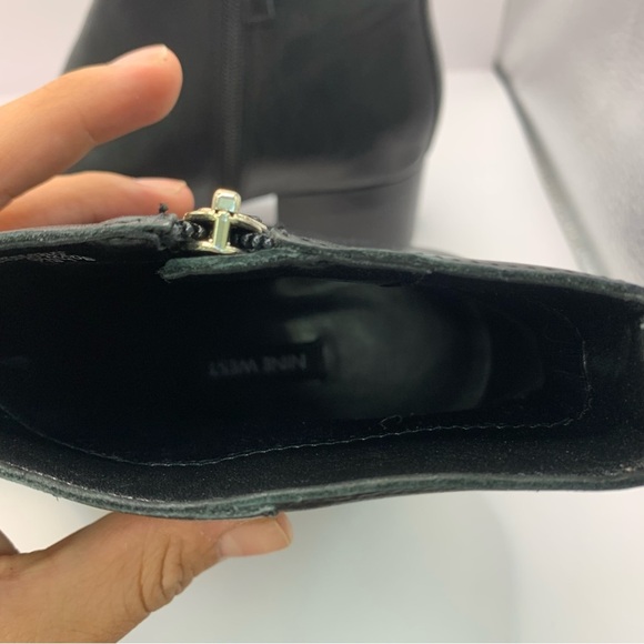 NINE WEST WOMENS LEATHER BLACK BOOTIE 8.5M ALMOND TOE SILVER SIDE ZIP ANKLE - Picture 8 of 9